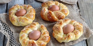 Photo de la Recette: BRIOCHES DE PÂQUES