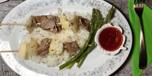 Photo de la Recette: Brochettes de Boeuf sur un Lit de Riz