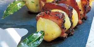 Brochettes de Pommes de Terre au Lard