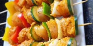 Photo de la Recette: Brochettes de Poulet et de Légumes Marinées au Quatre-Épices