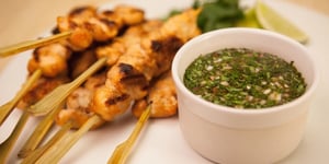 Photo de la Recette: BROCHETTES DE POULET SALSA VERDE ET HARICOTS NOIRS FRIJOLES
