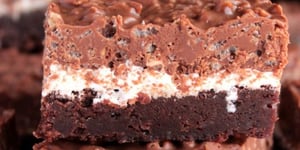 Brownies Croustillants au Chocolat et Beurre D’arachides