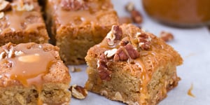 BROWNIES DE CHOCOLAT BLANC AU PRALINE DE MARRONNIER