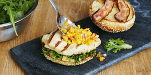 Burger de Poulet Californien et Salsa à la Pêche