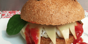 Photo de la Recette: Burger Dracula pour Halloween