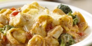 Photo de la Recette: Casserole de Pâtes et de Poulet à la Sauce Rosée