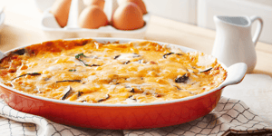 Casserole Déjeuner aux Épinards et au Fromage Cheddar