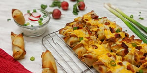 CES ROULEAUX IMPÉRIAUX FARCIS AU STEAK DE BACON