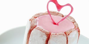 Photo de la Recette: Charlotte D'amour Fraises Bonbons et Chocolat Blanc