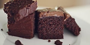 Photo de la Recette: CHOCOLATE FUDGE BUTTERCREAM FROSTING – GLAÇAGE AU CHOCOLAT