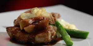 Photo de la Recette: Côtelette de Porc avec Pommes