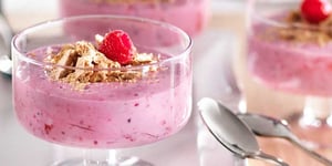 Coupes de Gâteau au Fromage Renversé aux Petits Fruits