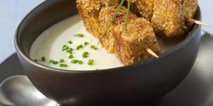 Crème de Chou-Fleur et Brochettes de Saumon au Sésame