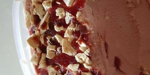 Photo de la Recette: Crème Glacée à la Fraise et Morceaux de Meringue