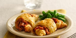 Photo de la Recette: Croissants au Poulet BBQ