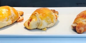 Photo de la Recette: Croissants Saucisses Piquantes Style Pizza