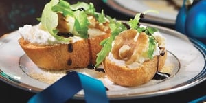 Photo de la Recette: CROSTINIS AU FROMAGE DE CHÈVRE ET À L’ÉRABLE