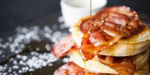 Crumpet au Bacon et Sirop D'érable
