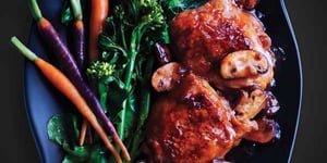 Photo de la Recette: Cuisses de Poulet Braisées avec Brocoli Chinois Parfaites pour Deux