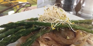 Dinde Sauce Brune et Asperges