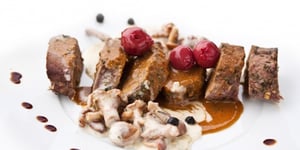 Photo de la Recette: Epaule de Chevreuil Sauce Groseille