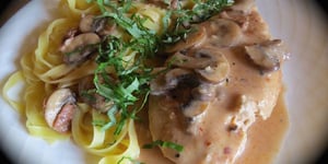 Photo de la Recette: Escalopes de Poulet Poêlées, Sauce Crémeuse à L’italienne de Messidor