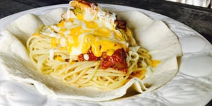 Photo de la Recette: Fajitas Sauce à Spaghetti et Poulet Farci Bacon