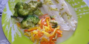 Photo de la Recette: FILET DE POISSON AU CITRON VERT ET GINGEMBRE ET LEGUMES ASSORTIS