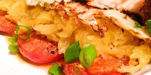 Photo de la Recette: saumon Grillé Sauce Crémeuse au Vin Blanc et a l'Aneth sur Choux Fleur et Tomates Grillées , Courge