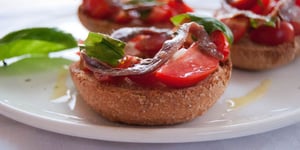 Photo de la Recette: FRISELLE AUX TOMATES ET AUX ANCHOIS