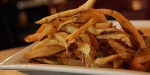 FRITES ASSAISONNÉES – SEASONED FRIES