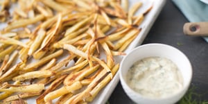 Frites de Panais avec Sauce à la Moutarde et à L’aneth