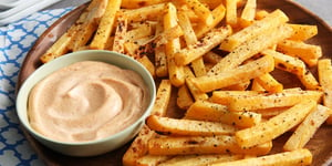 Photo de la Recette: Frites de Rutabaga Cuites à la Friteuse à Air Chaud avec Mayonnaise à la Lime et au Piment Chipotle