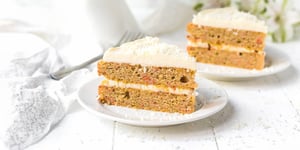 GÂTEAU À LA CAROTTE KETO À FAIBLE TENEUR EN CARBONE