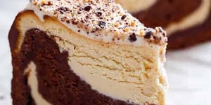 Gâteau au Fromage au Chocolat et Beurre D'arachide fait dans une Casserole