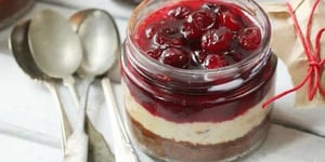 Photo de la Recette: Gâteau au Fromage aux Canneberges sur Pain D’épice