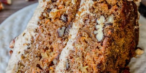 Gâteau aux Carottes avec Glaçage aux Pacanes, au Fromage à la Crème et à L'érable