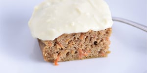 Gâteau aux carottes Keto / Cétogène avec Glaçage au Fromage à la Crème