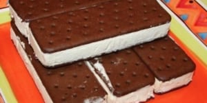 Gâteau aux Sandwichs à la Crème Glacée