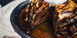 GÂTEAU DE CRÊPES AU CHOCOLAT STYLE TIRAMISU