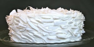 GÂTEAU ICEBERG (CHOCOLAT BLANC-NOIX DE COCO-FRAMBOISES)