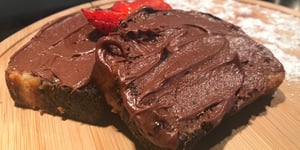 Gâteau Marbré avec Glaçage au Chocolat