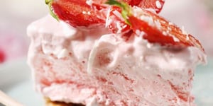 Photo de la Recette: Gâteau Nuage Glacé aux Fraises