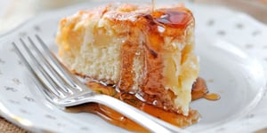 Gâteau Renversé aux Pommes et au Sirop D’érable