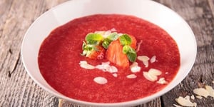 Photo de la Recette: Gaspacho de Tomates, Fraises et Framboises à la Menthe