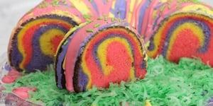 Gâteau Corbeille de Pâques Arc-en-ciel