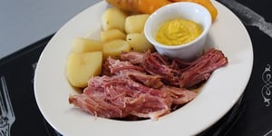 Jambon à L'érable, à la Bière et aux Oignons