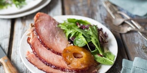 Photo de la Recette: Jambon Glacé au Bourbon et à L’ananas