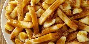 LA MEILLEURE SAUCE À POUTINE