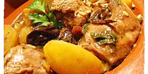 Photo de la Recette: Lapin Sauvage façon Tajine aux Pruneaux Citrons Confits et aux Baies Roses